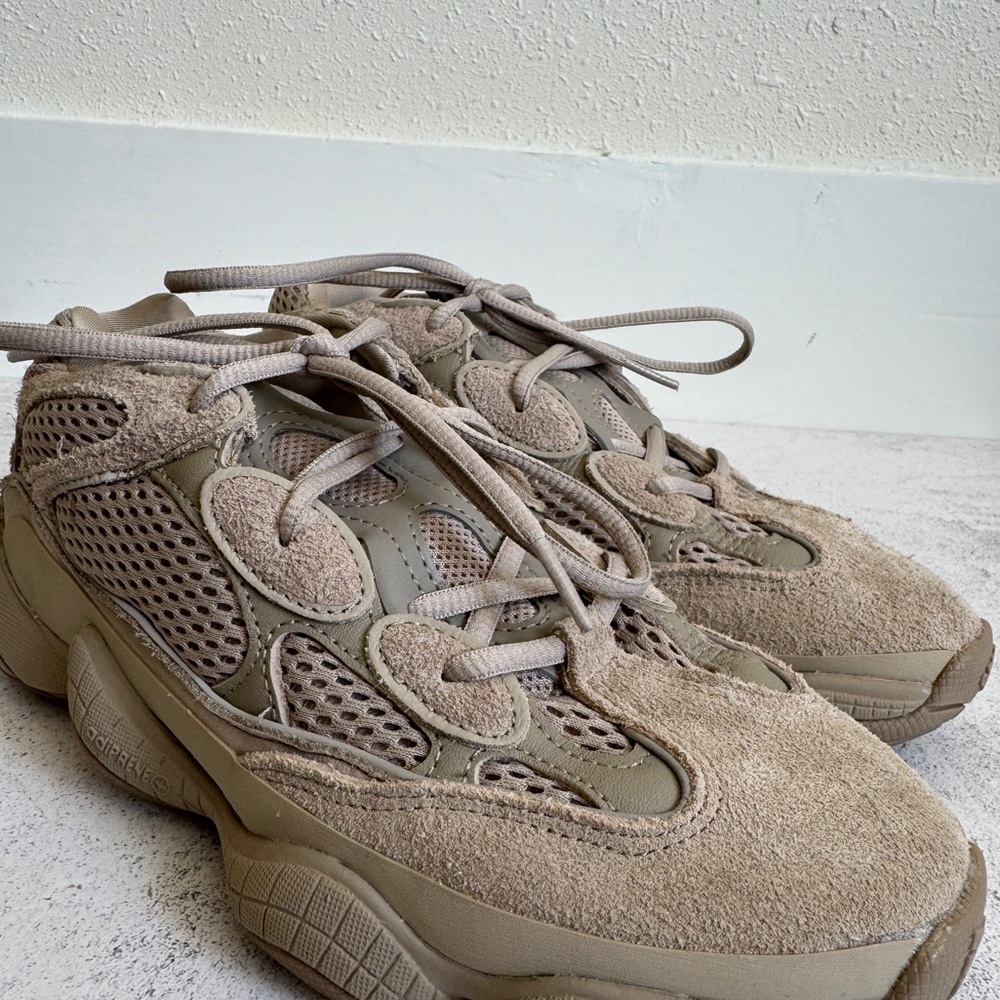 Yeezy 500 - Picture 3 of 7